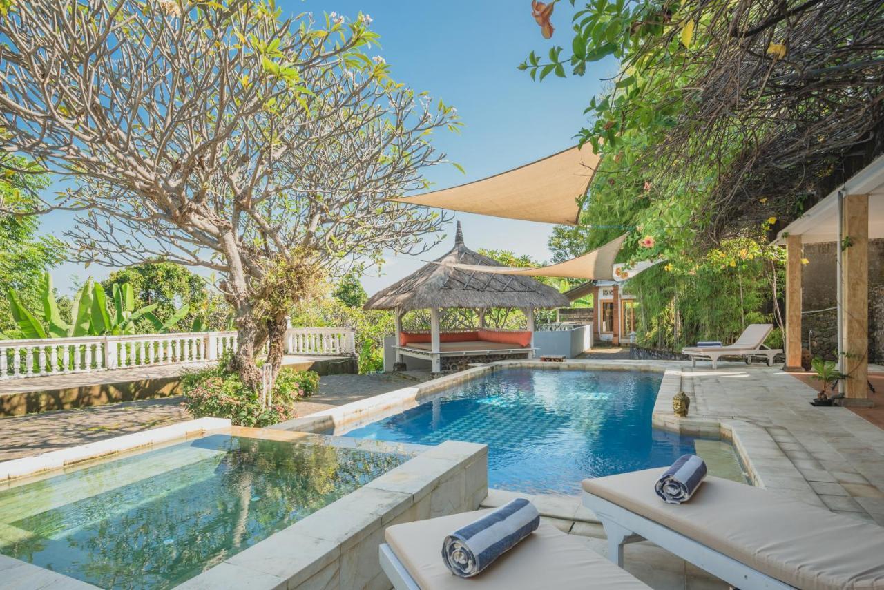 Villa Dinding Batu Singaraja  Exterior photo