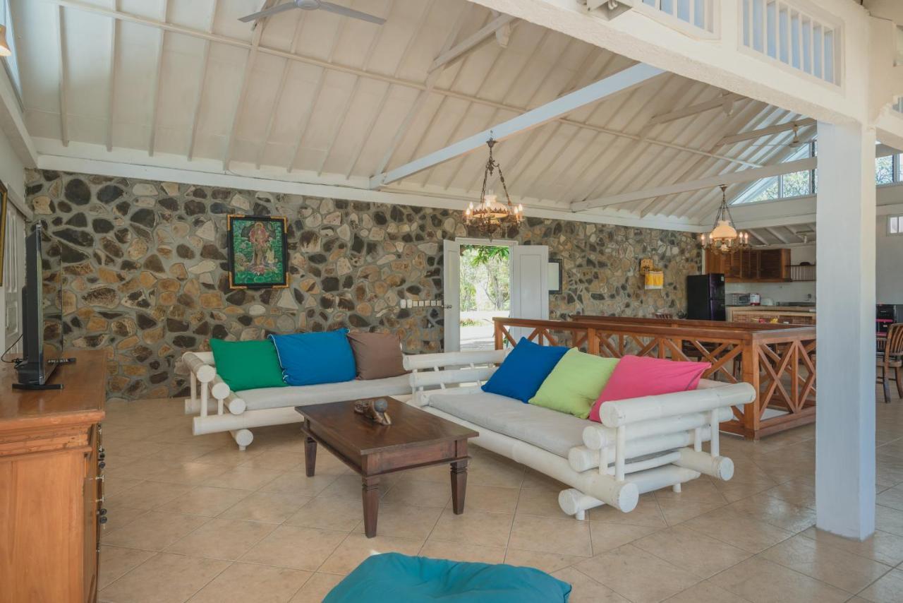 Villa Dinding Batu Singaraja  Exterior photo