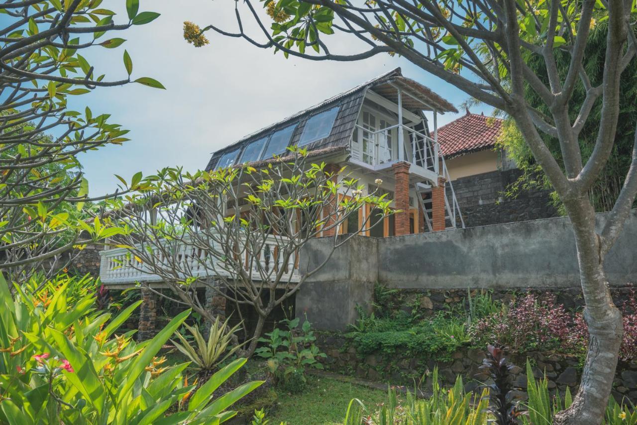 Villa Dinding Batu Singaraja  Exterior photo