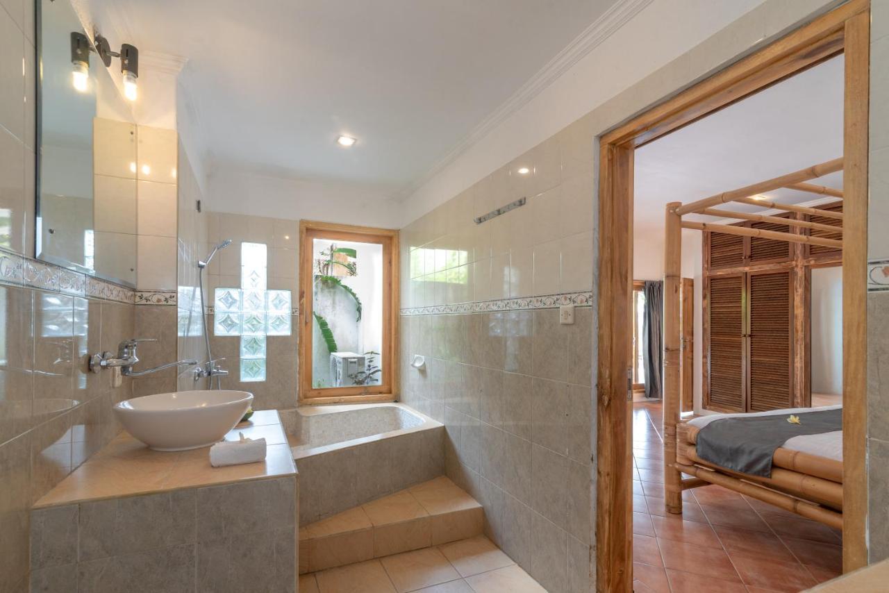 Villa Dinding Batu Singaraja  Exterior photo