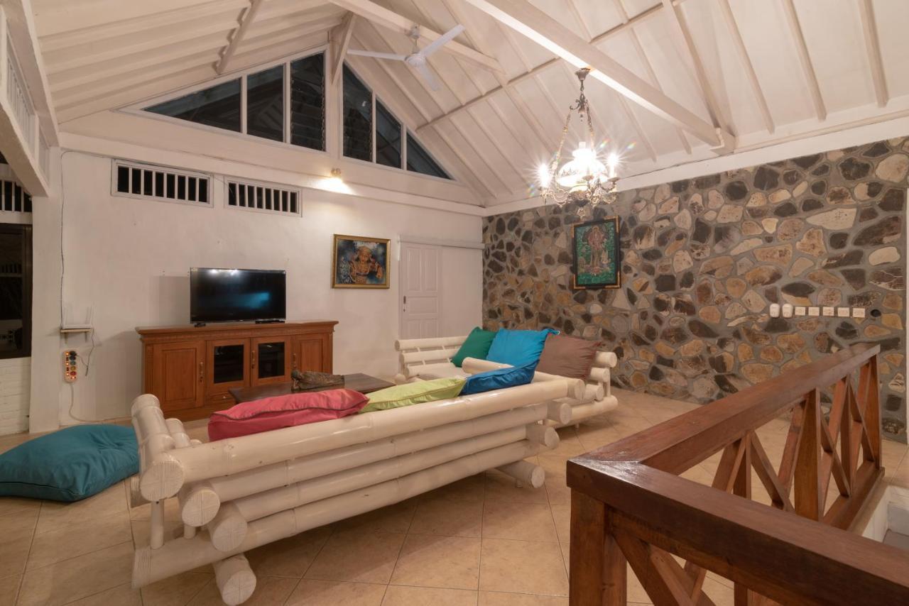 Villa Dinding Batu Singaraja  Exterior photo