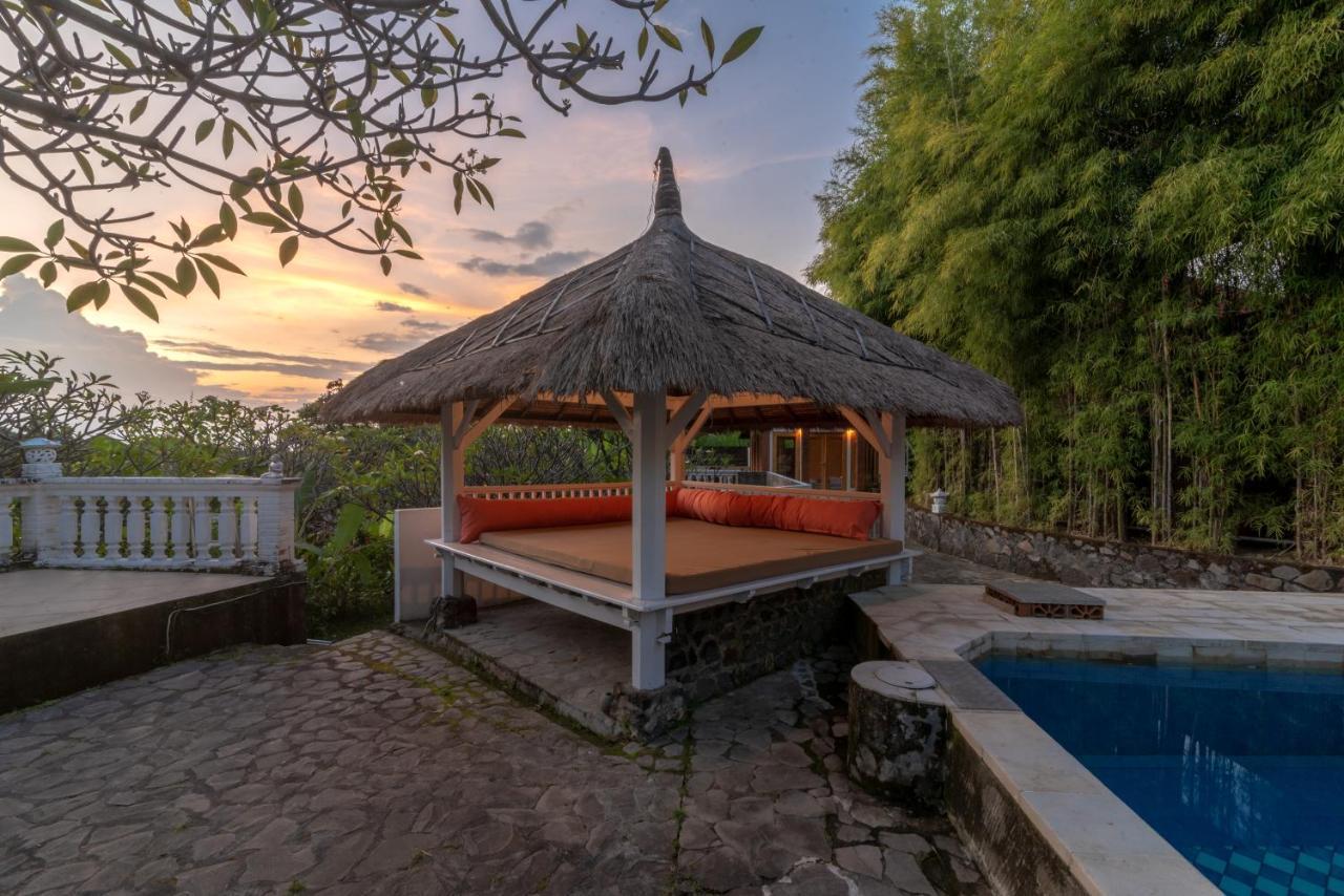 Villa Dinding Batu Singaraja  Exterior photo